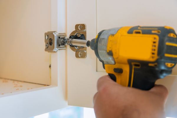 Cupboard Door Hinge Repair in Corsicana
